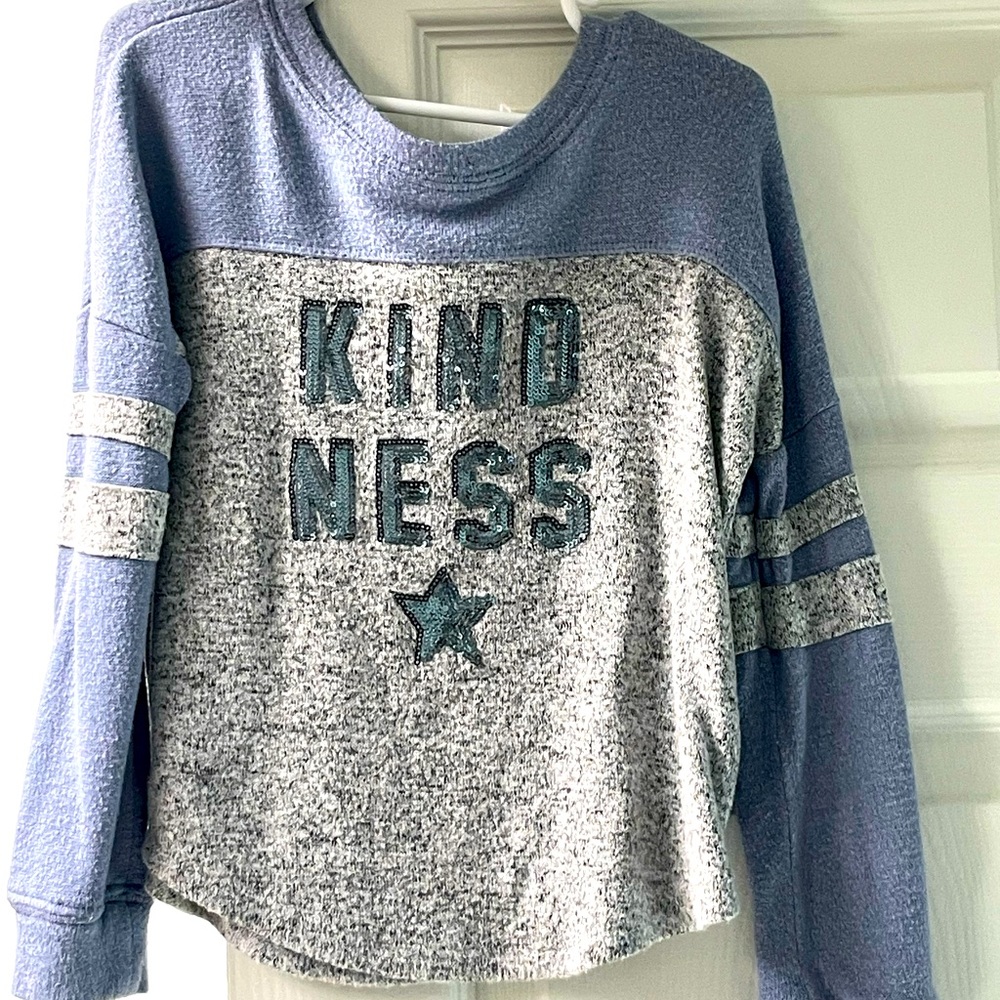 Rumi+ Ryder girls size xs, kindness written with sequins. Soft material